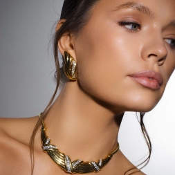 Avon винтажные клипсы крупные позолоченные с кристаллами