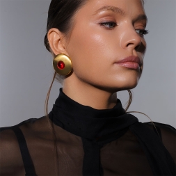 Givenchy винтажные клипсы с красным кабошоном подиумная версия