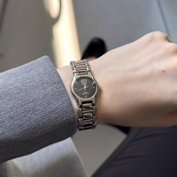 Paolo Gucci винтажные часы с серебристым браслетом и черным циферблатом